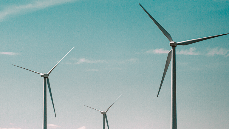 Is It Too Late to Buy Clearway Energy, Inc. (NYSE: CWEN.A)?