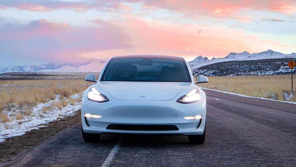 Tesla Considering Licensing Full Self-Driving Software to Another Automaker