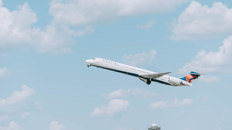 Wheels Up Faces Challenges, Shares Drop