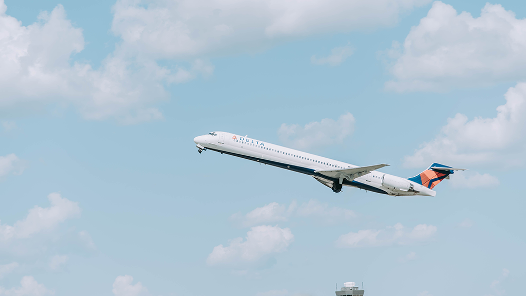 Wheels Up Faces Challenges, Shares Drop