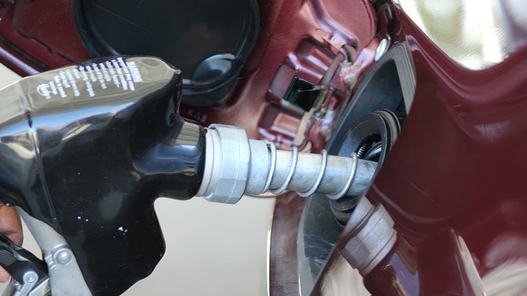 U.S. Drivers Warned of Potential $1 Per Gallon Gasoline Spike