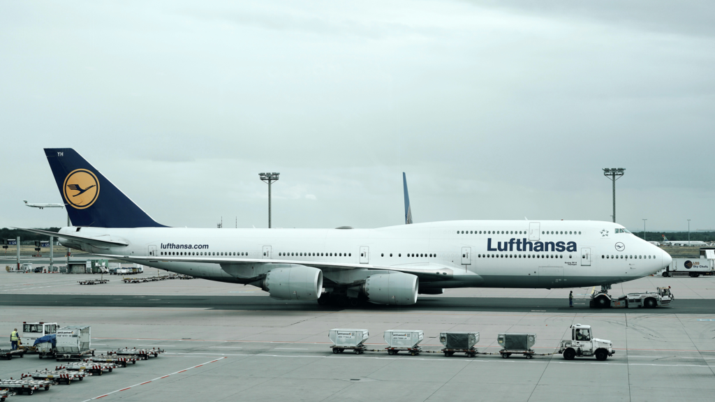 Lufthansa Flight #LH456 Executes Go-Around at LAX