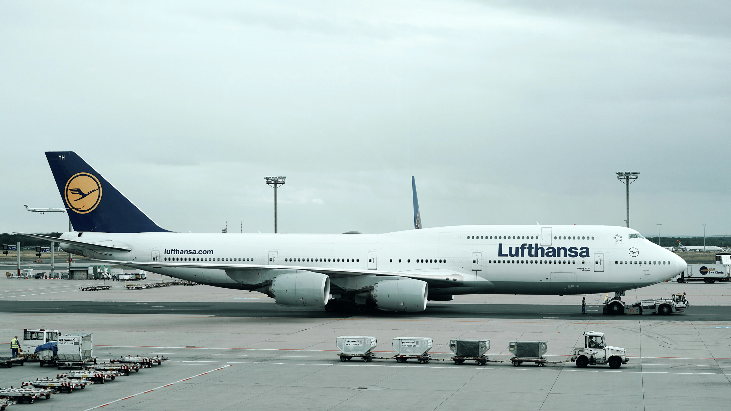 Lufthansa Flight #LH456 Executes Go-Around at LAX